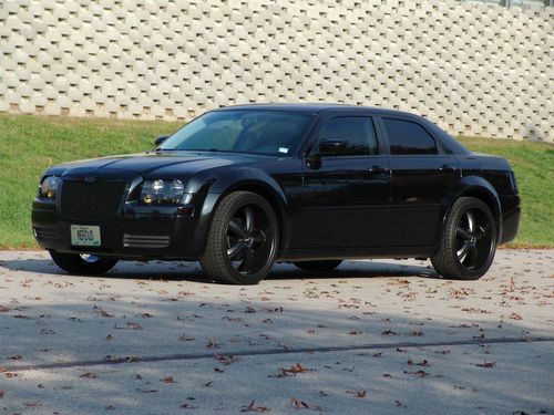 Featured image of post 2007 Chrysler 300 Blacked Out