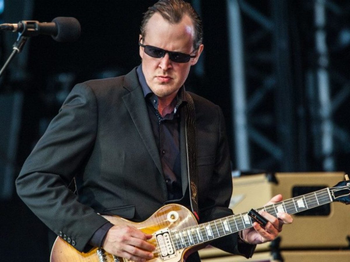 Featured image of post Married Joe Bonamassa Wife Pics